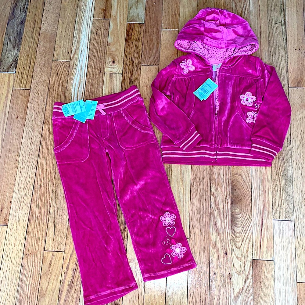 NWT GIRLS VELVET TRACKSUIT•